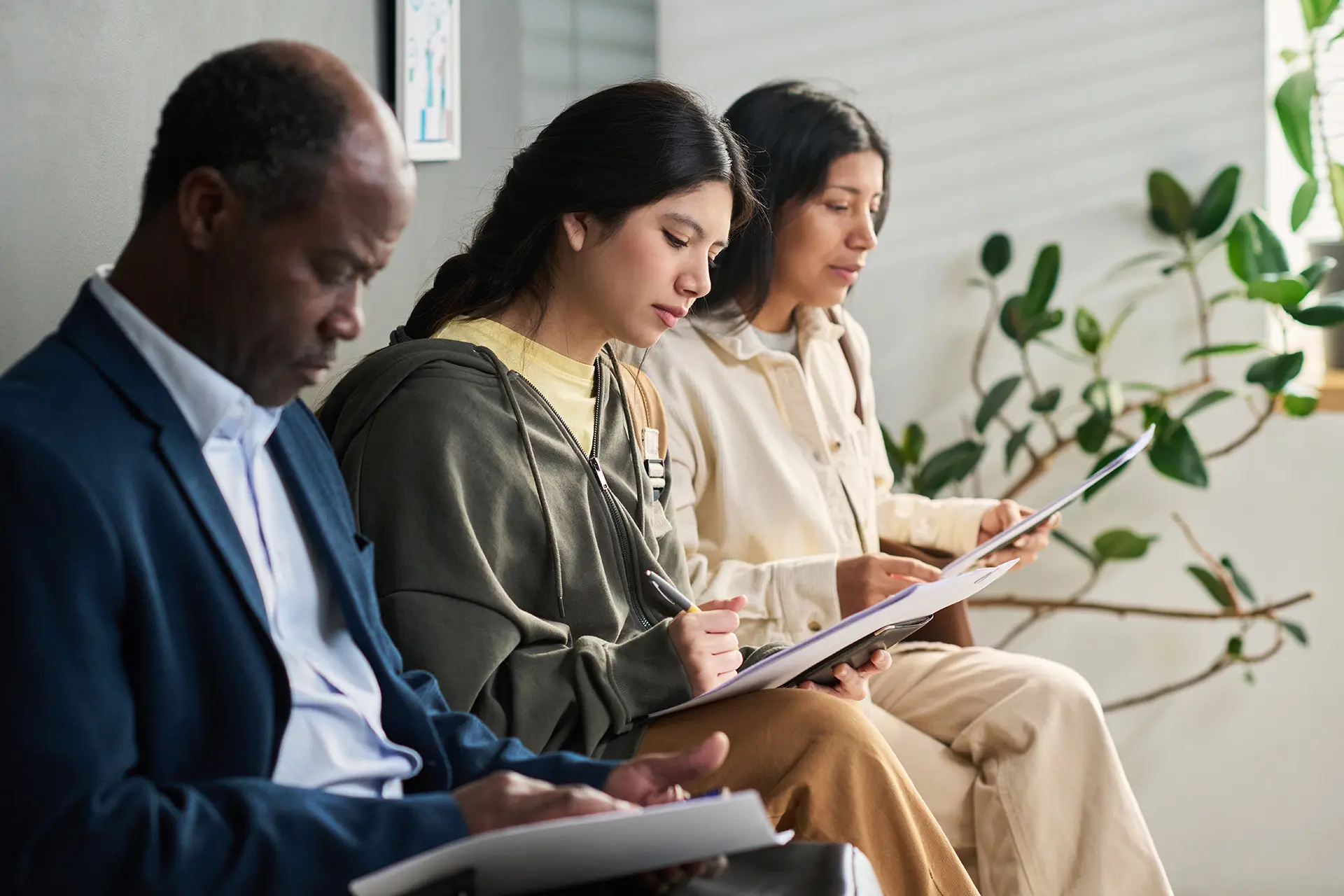 USCIS immigration forms and application filing requirements